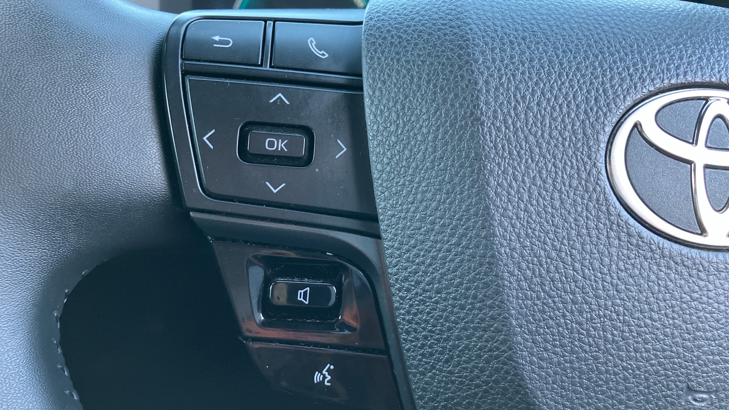 Used Toyota C-HR 2024 for sale - 77077224: Photo 35