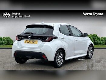 Used Toyota Yaris 2023 for sale - 77350317: Photo