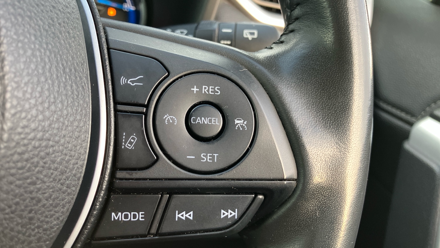 Used Toyota RAV4 2022 for sale - 76833921: Photo 37