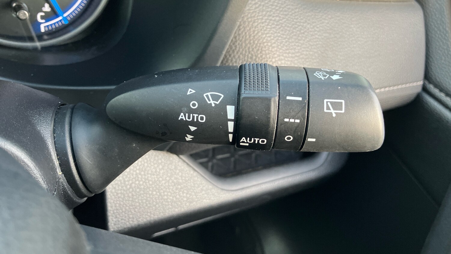 Used Toyota RAV4 2022 for sale - 76833921: Photo 39