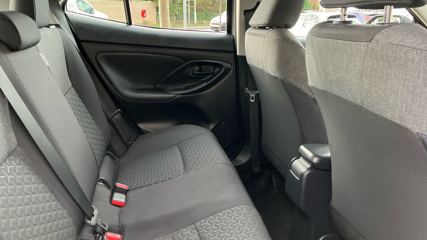 Used Toyota Yaris Cross 2022 for sale - 76948851: Photo 12