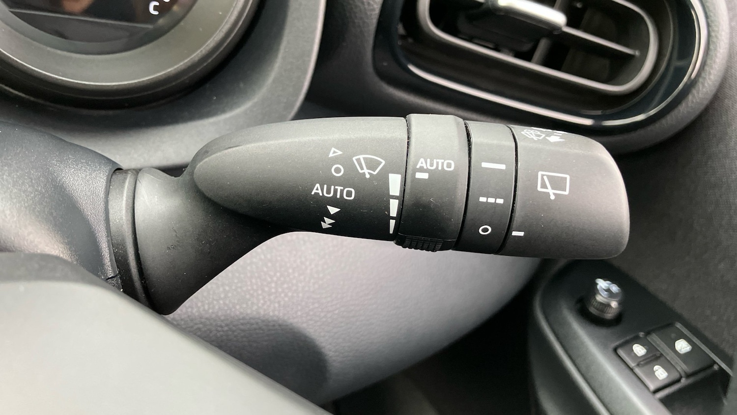 Used Toyota Yaris Cross 2022 for sale - 76948851: Photo 39