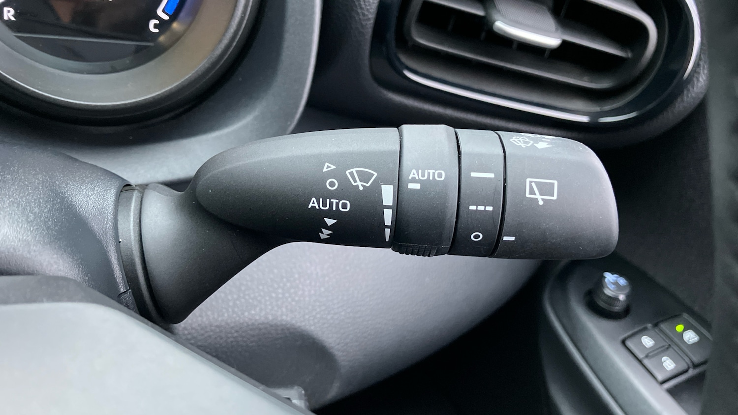 Used Toyota Yaris 2024 for sale - 77260709: Photo 39