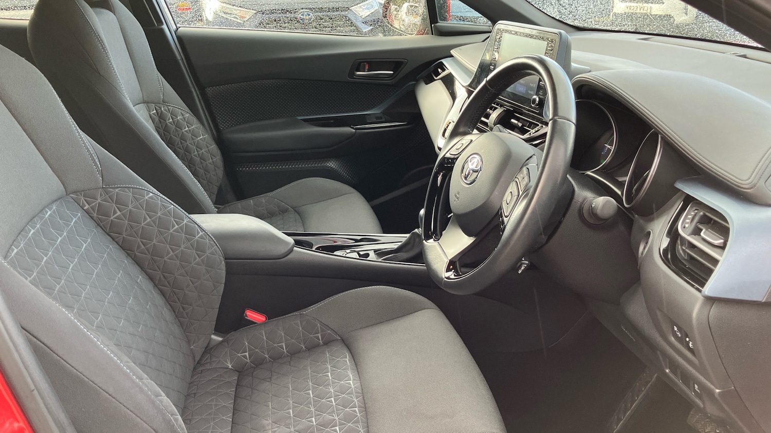 Used Toyota C-HR 2021 for sale - 76340504: Photo 11