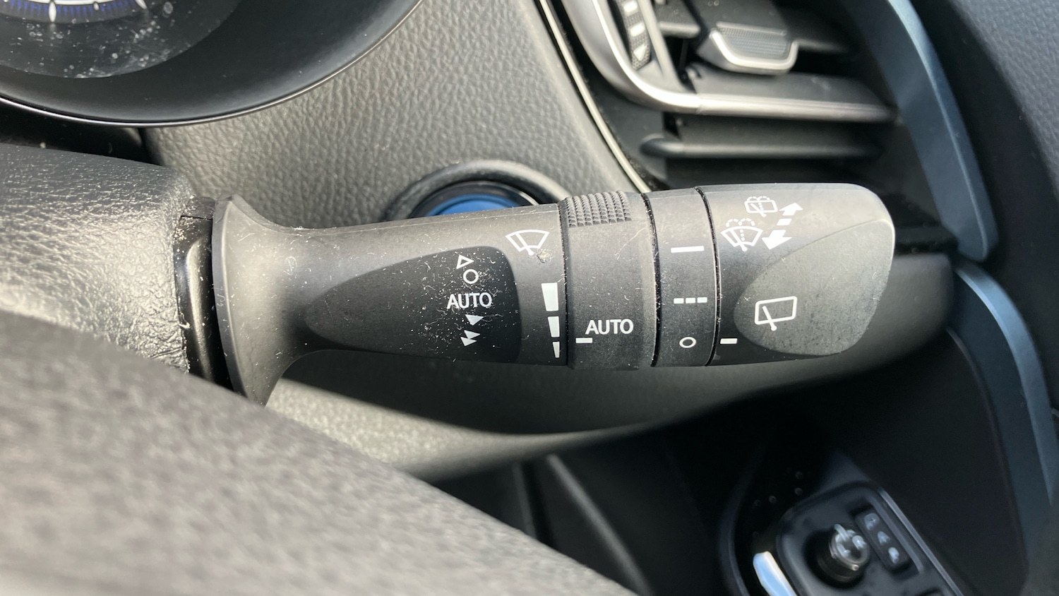 Used Toyota C-HR 2021 for sale - 76340504: Photo 39