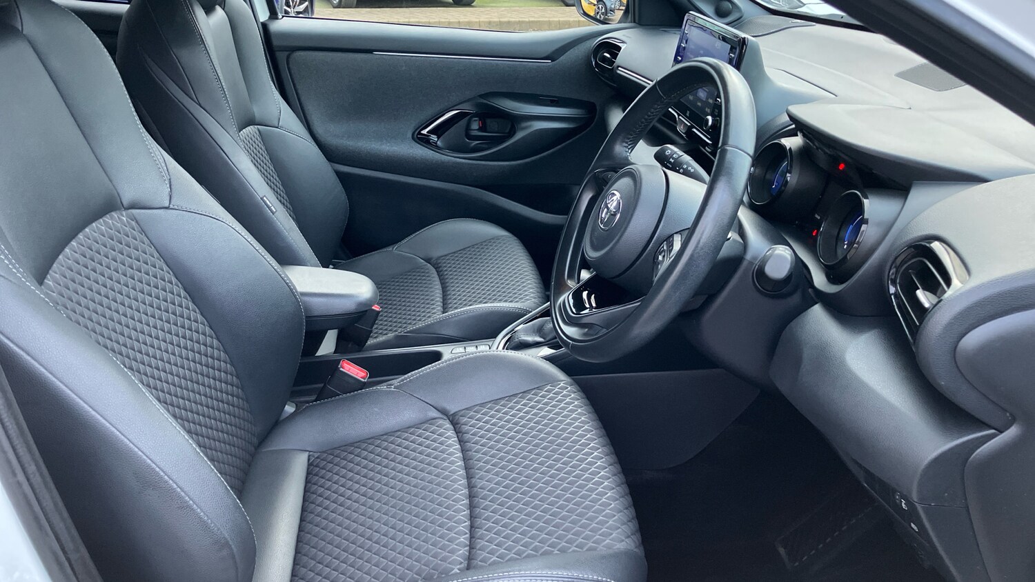 Used Toyota Yaris 2020 for sale - 77718526: Photo 11