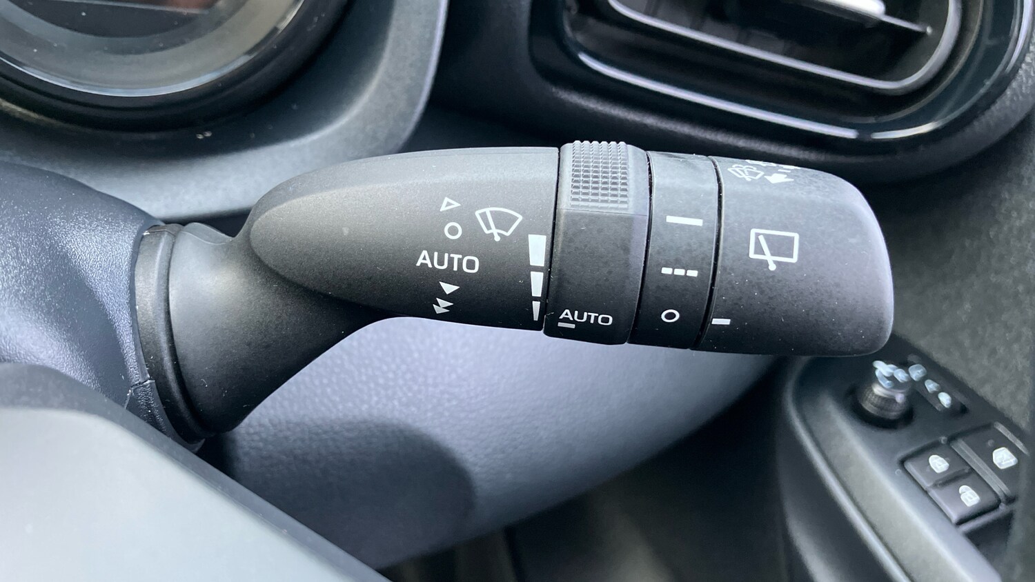 Used Toyota Yaris 2020 for sale - 77718526: Photo 39