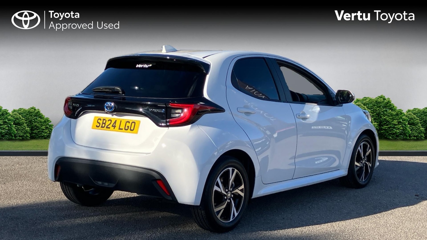 Used Toyota Yaris 2024 for sale - 76171704: Photo 2