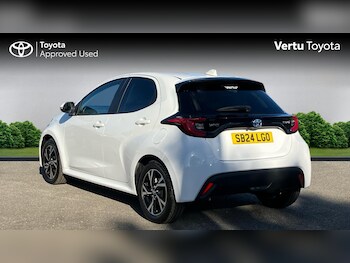 Used Toyota Yaris 2024 for sale - 76171704: Photo 4