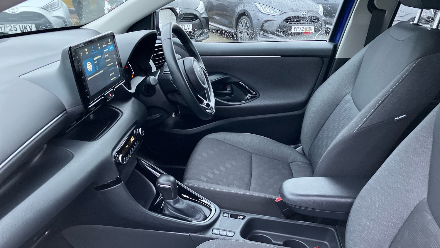 Used Toyota Yaris 2024 for sale - 77403768: Photo 10