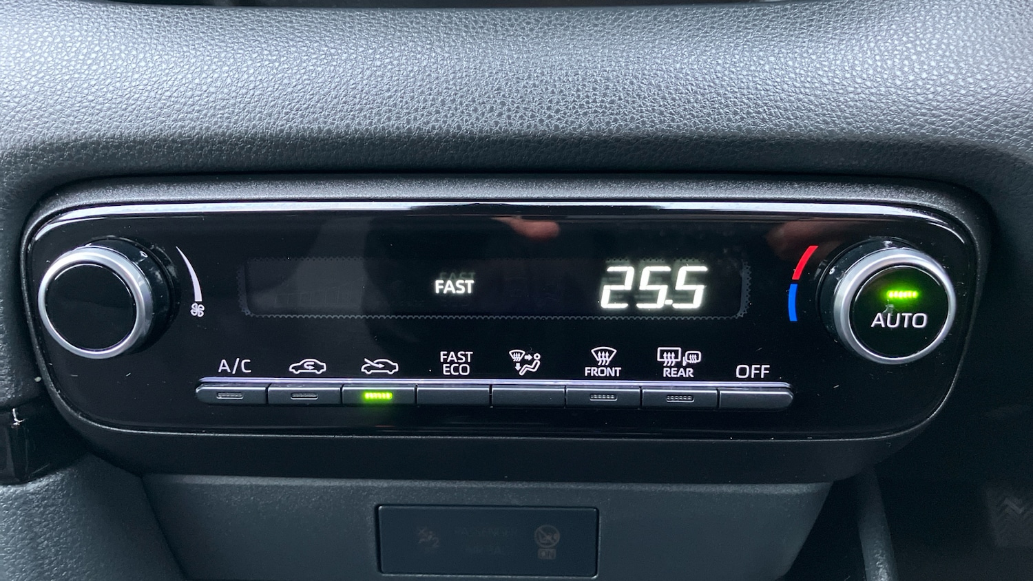 Used Toyota Yaris 2024 for sale - 77403768: Photo 34