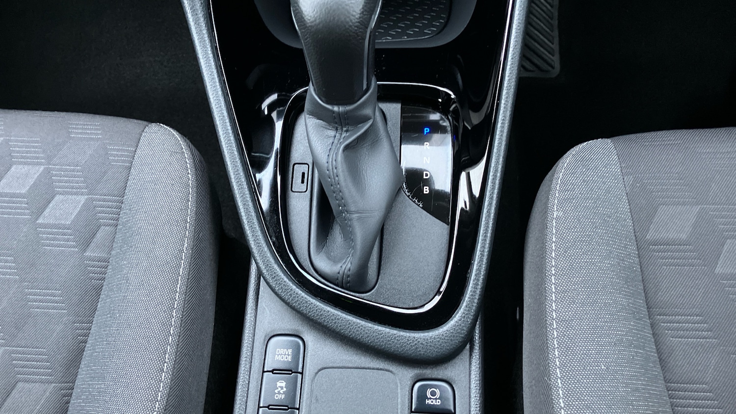 Used Toyota Yaris 2024 for sale - 77403768: Photo 35