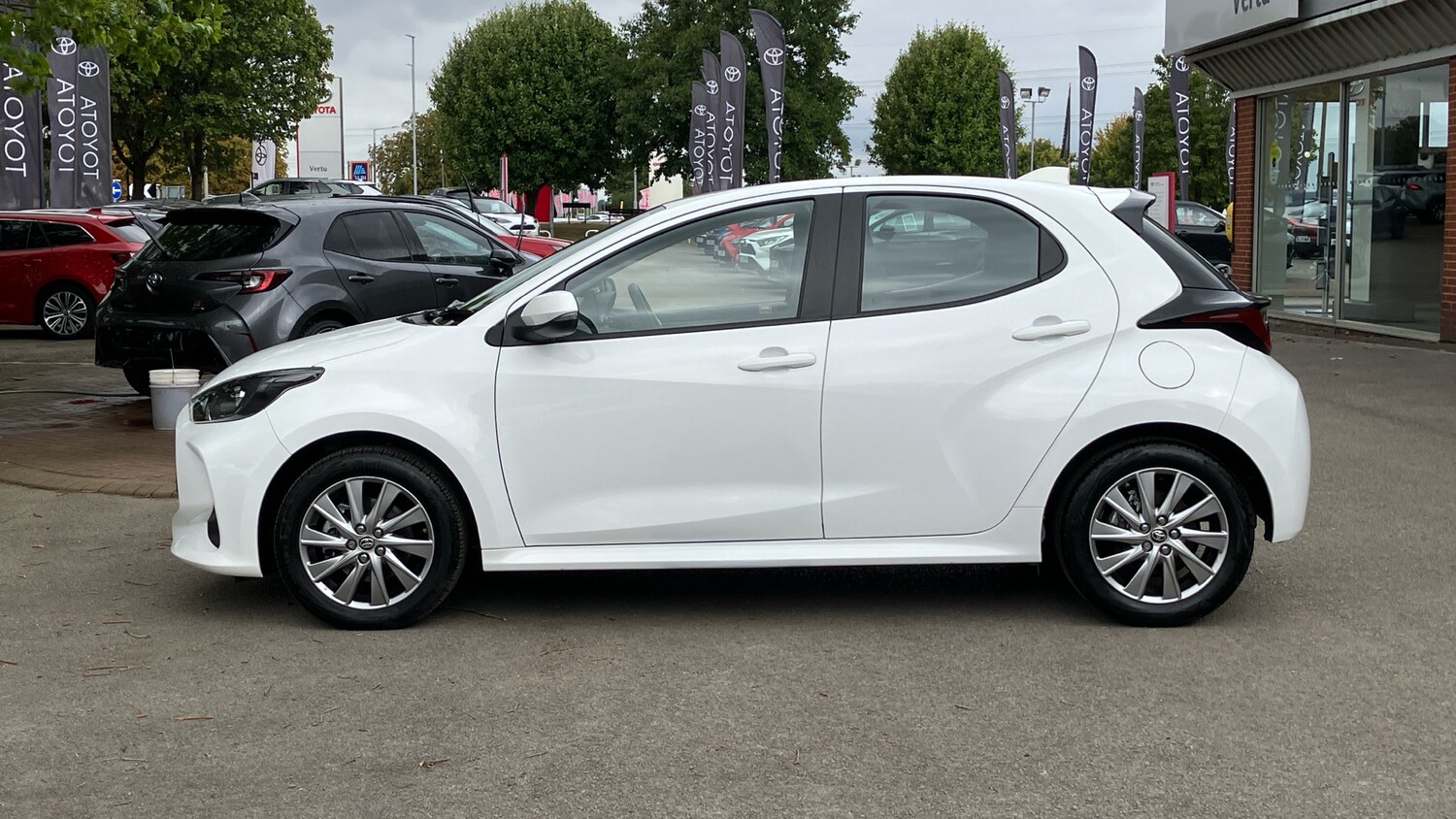 Used Toyota Yaris 2023 for sale - 77354268: Photo 17