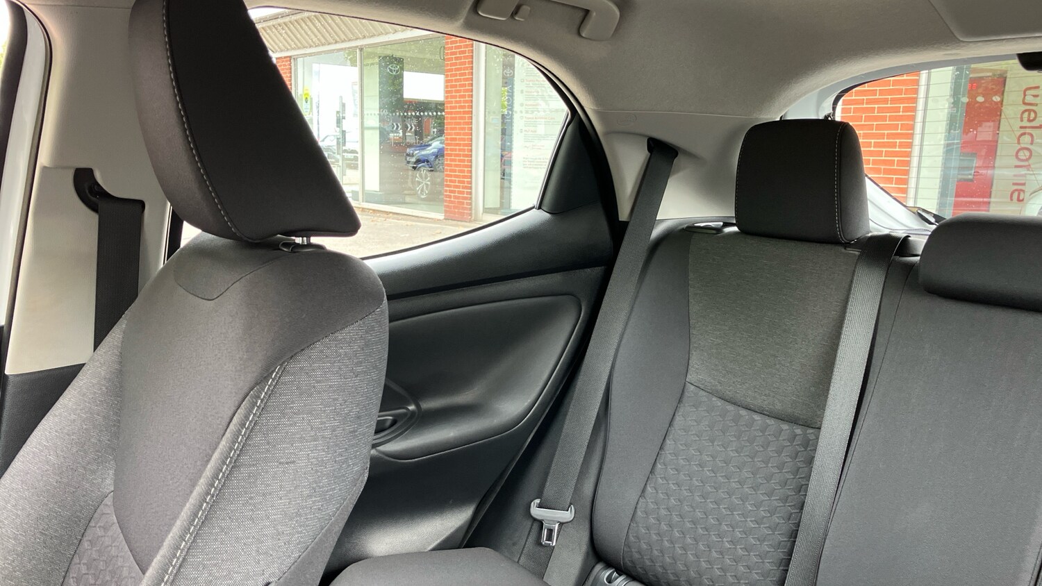 Used Toyota Yaris 2023 for sale - 77354268: Photo 24