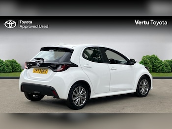 Used Toyota Yaris 2023 for sale - 77354268: Photo