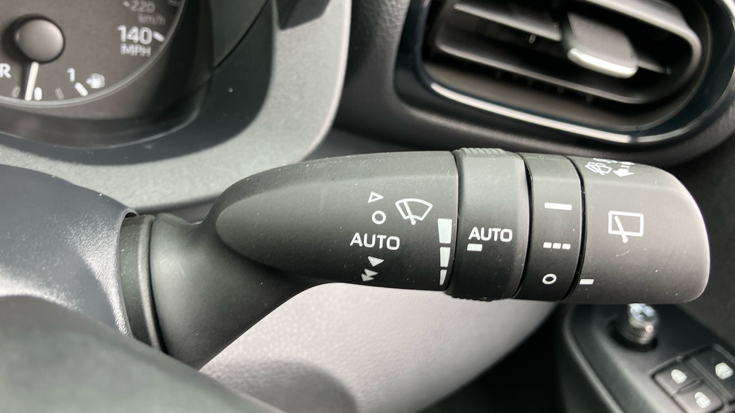 Used Toyota Yaris 2023 for sale - 77354268: Photo 39