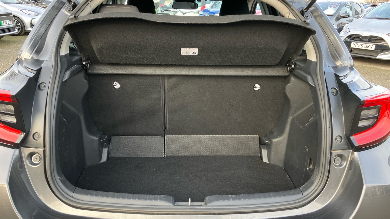 Used Toyota Yaris 2024 for sale - 77088062: Photo 14