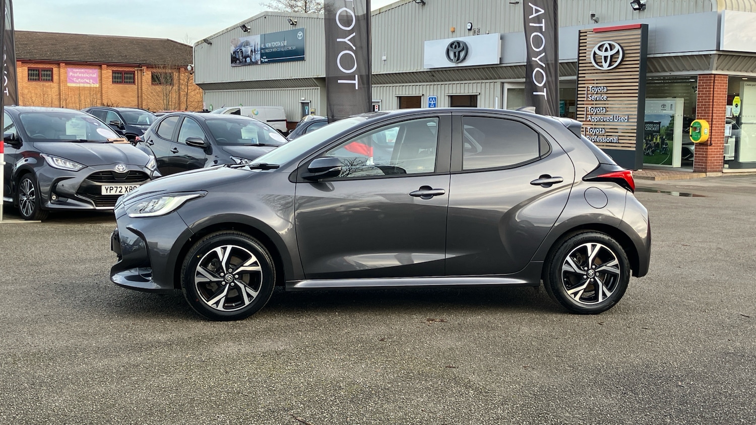 Used Toyota Yaris 2024 for sale - 77088062: Photo 17