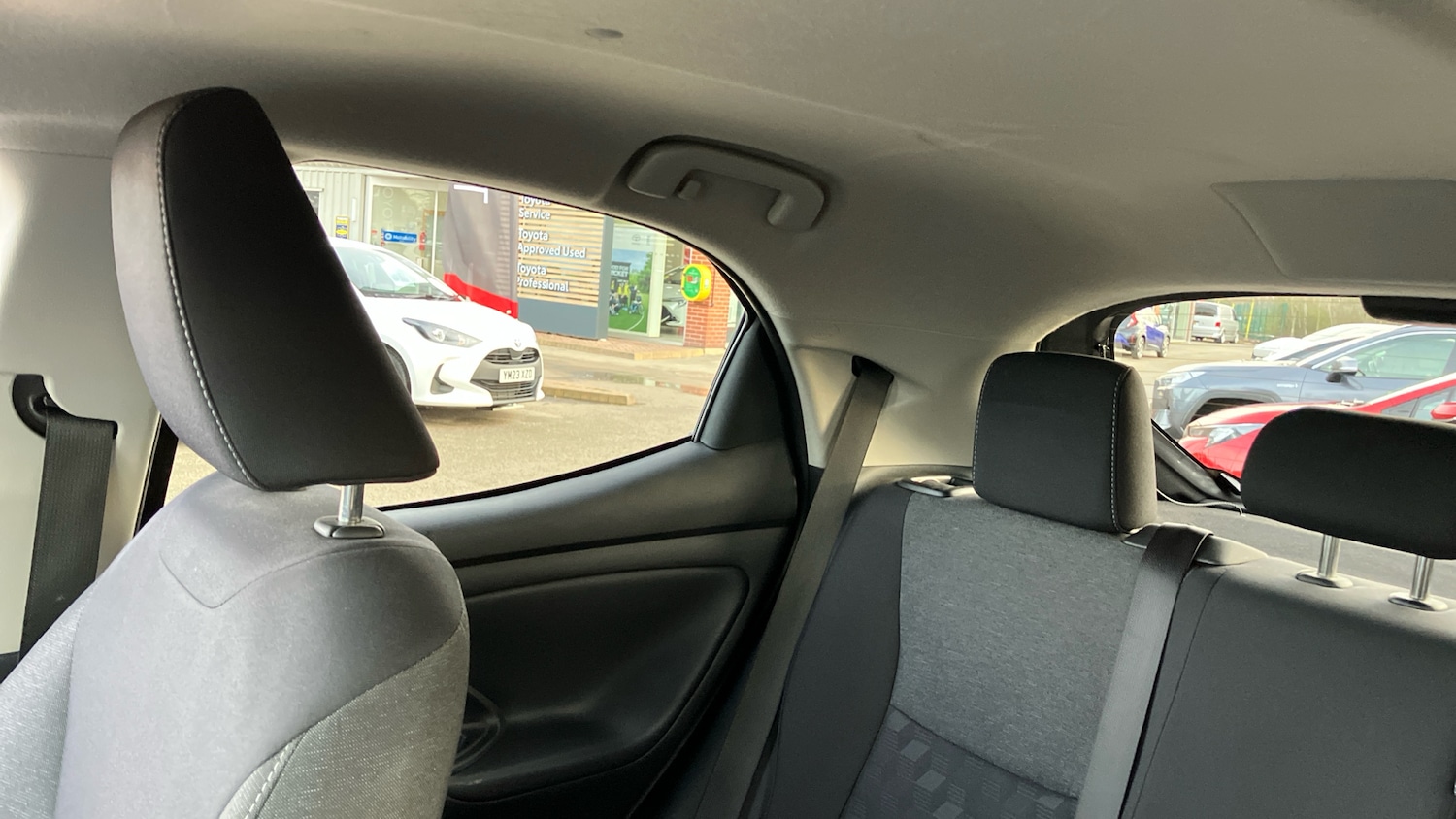 Used Toyota Yaris 2024 for sale - 77088062: Photo 24