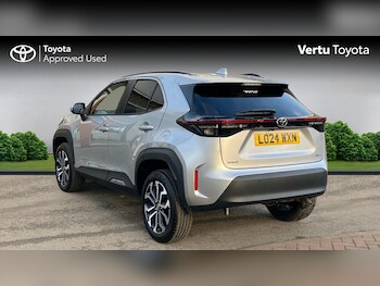 Used Toyota Yaris Cross 2024 for sale - 77026027: Photo