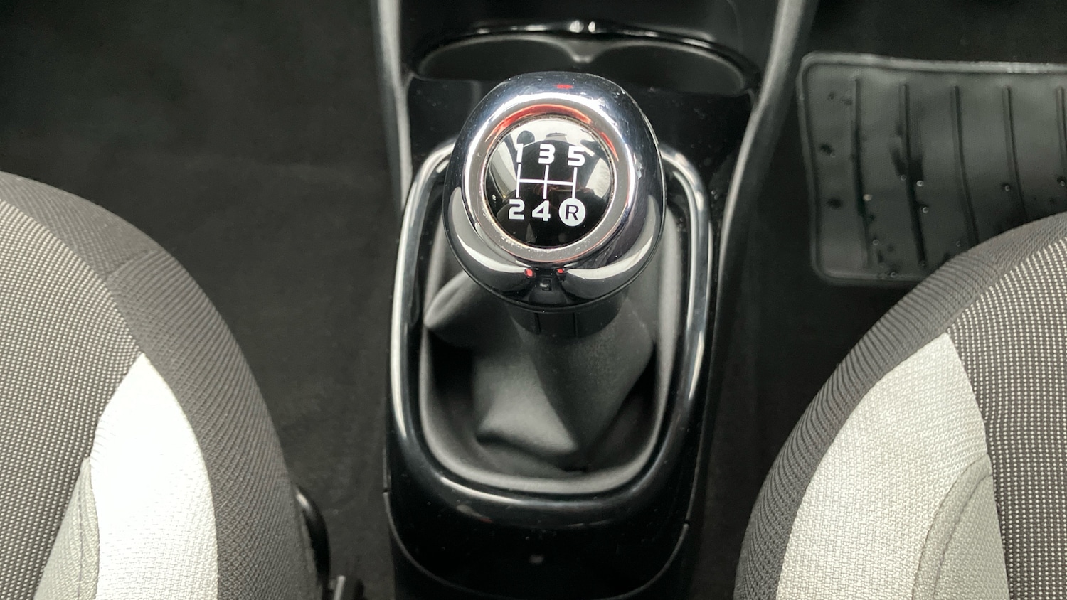 Used Toyota AYGO 2017 for sale - 76908509: Photo 35