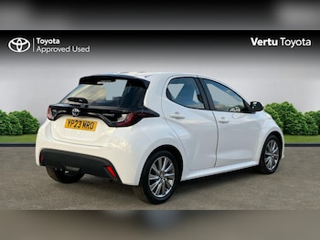 Used Toyota Yaris 2023 for sale - 77763366: Photo