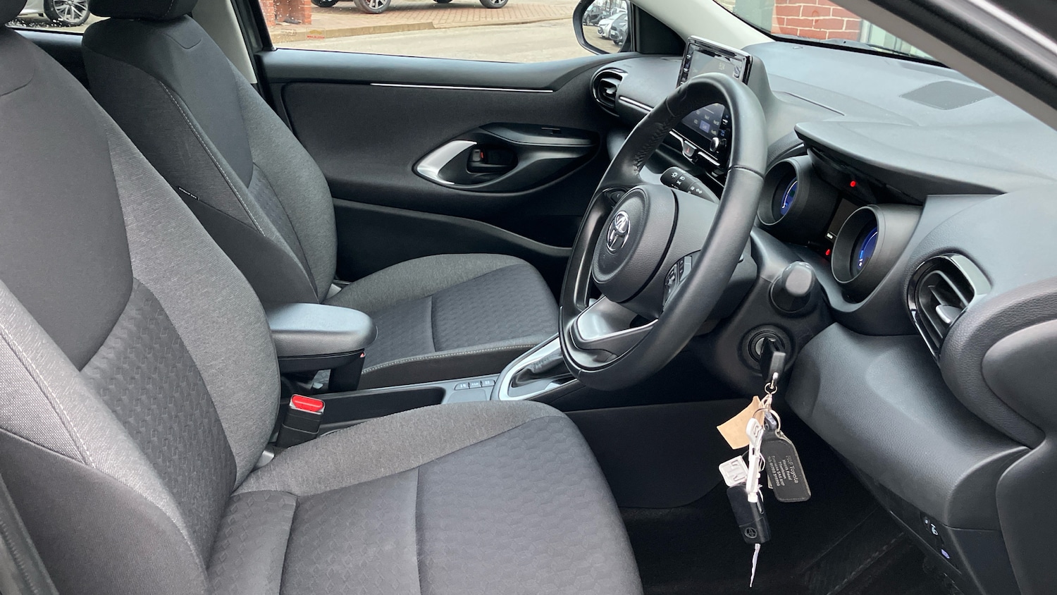 Used Toyota Yaris 2022 for sale - 77025265: Photo 11