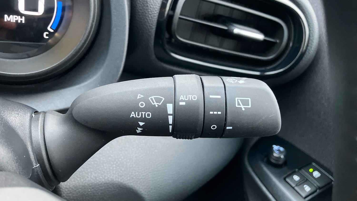 Used Toyota Yaris 2022 for sale - 77025265: Photo 39