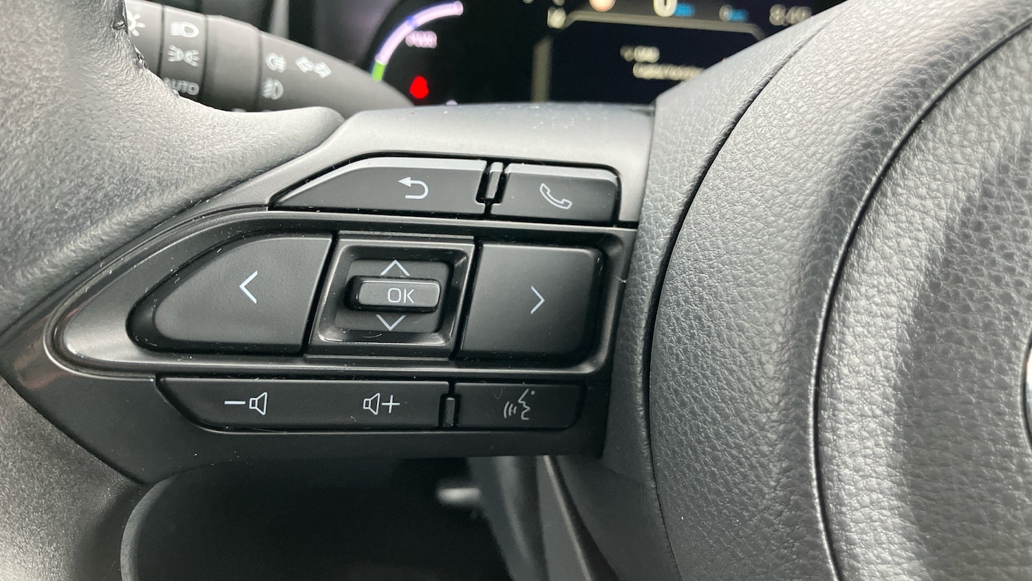 Used Toyota Yaris Cross 2023 for sale - 77676992: Photo 36