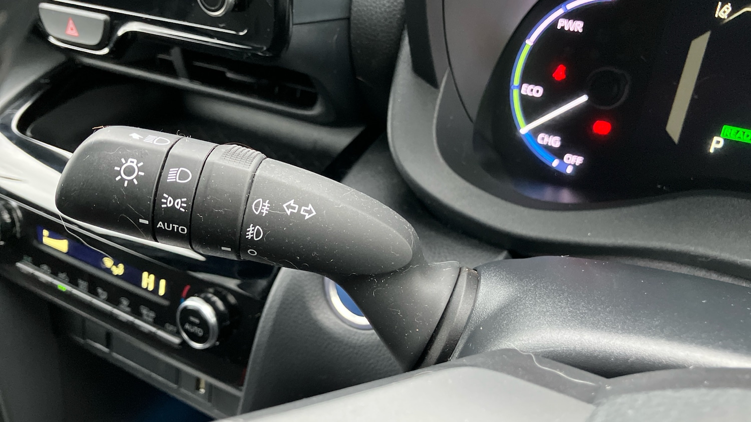 Used Toyota Yaris Cross 2023 for sale - 77676992: Photo 38