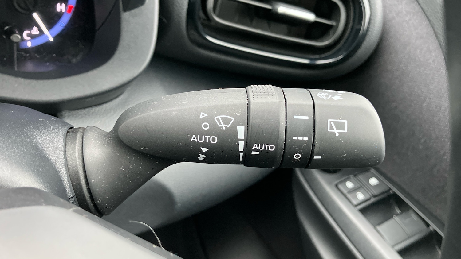 Used Toyota Yaris Cross 2023 for sale - 77676992: Photo 39