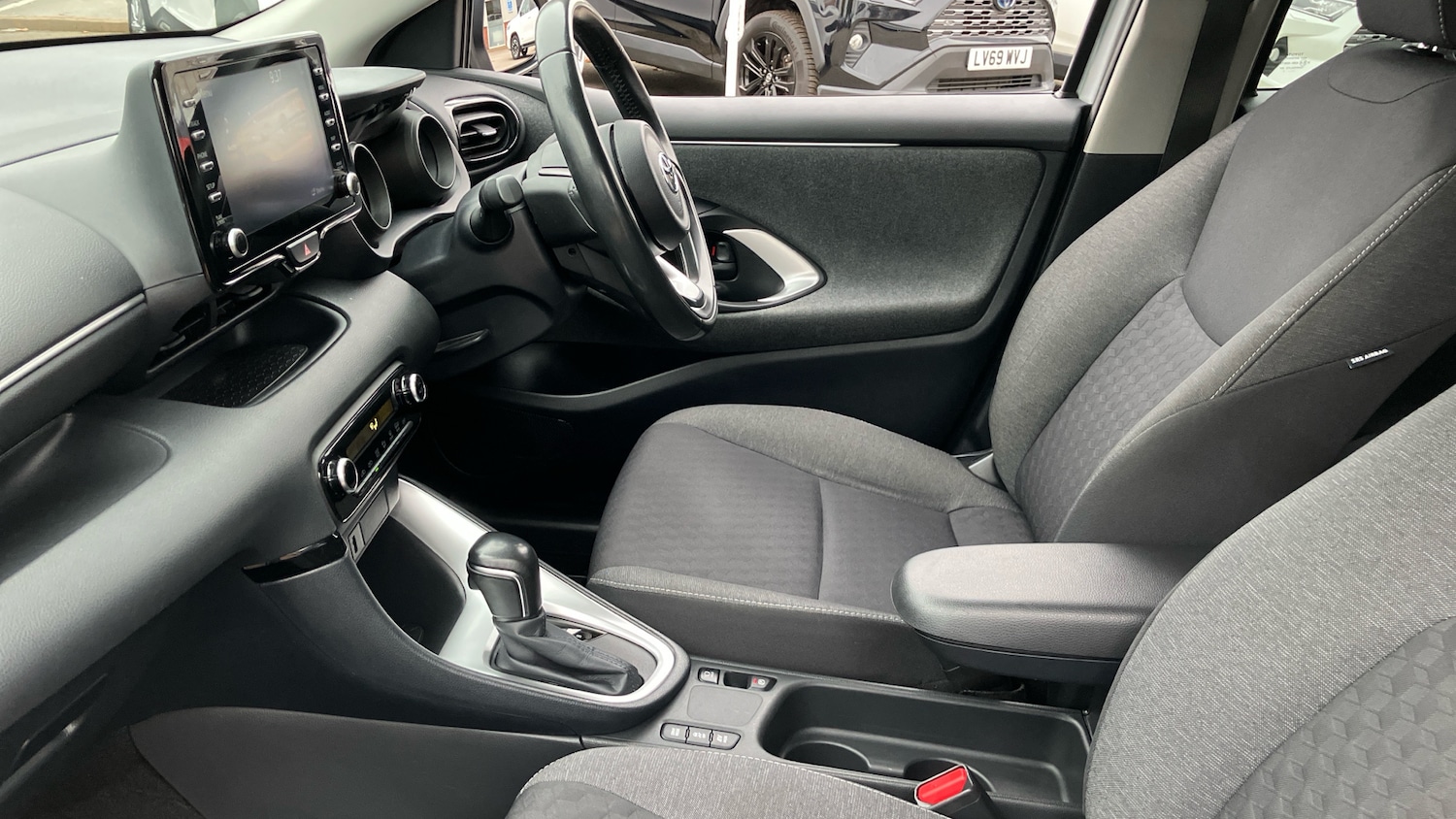 Used Toyota Yaris 2021 for sale - 76299701: Photo 10