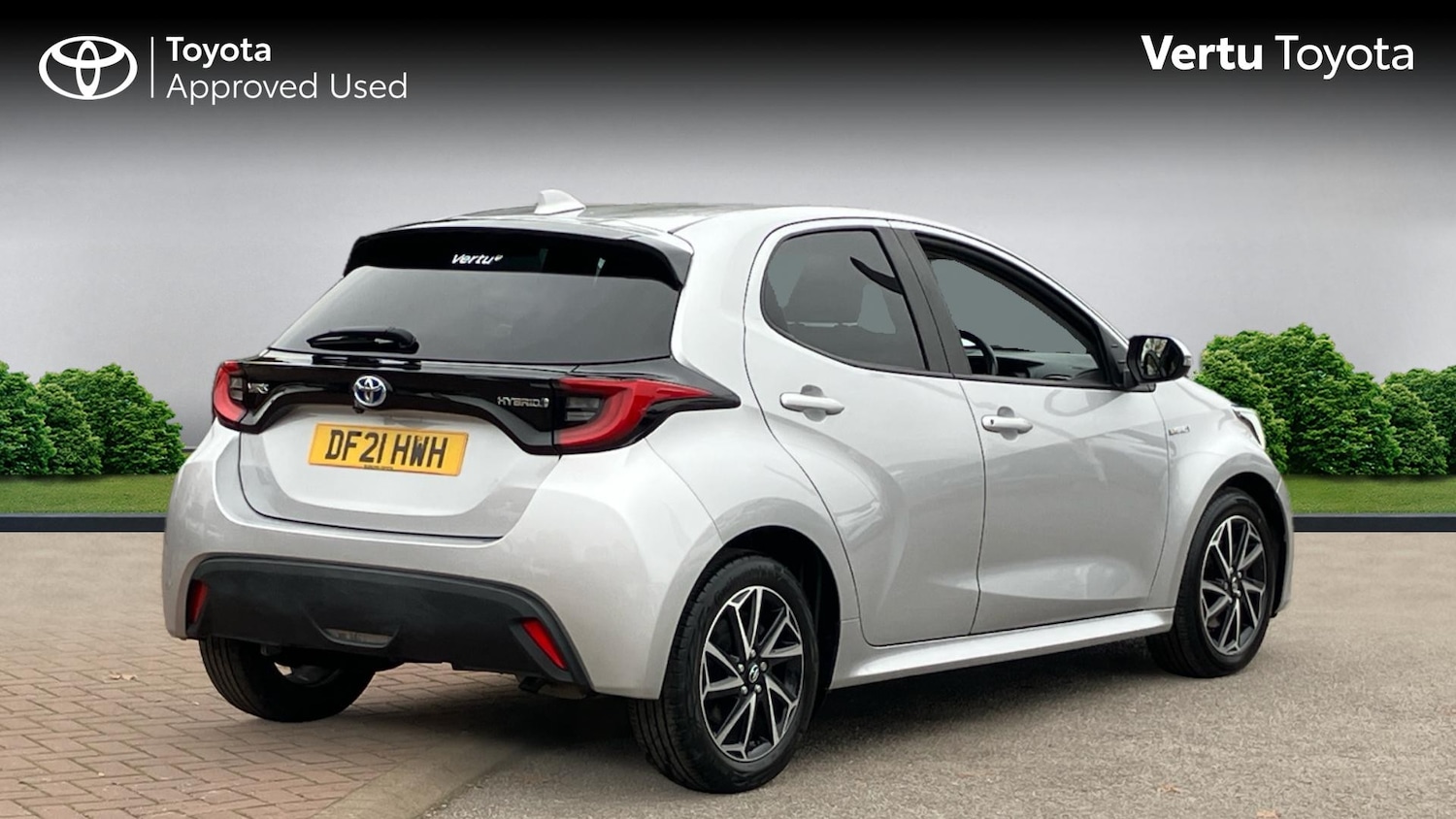Used Toyota Yaris 2021 for sale - 76299701: Photo 2