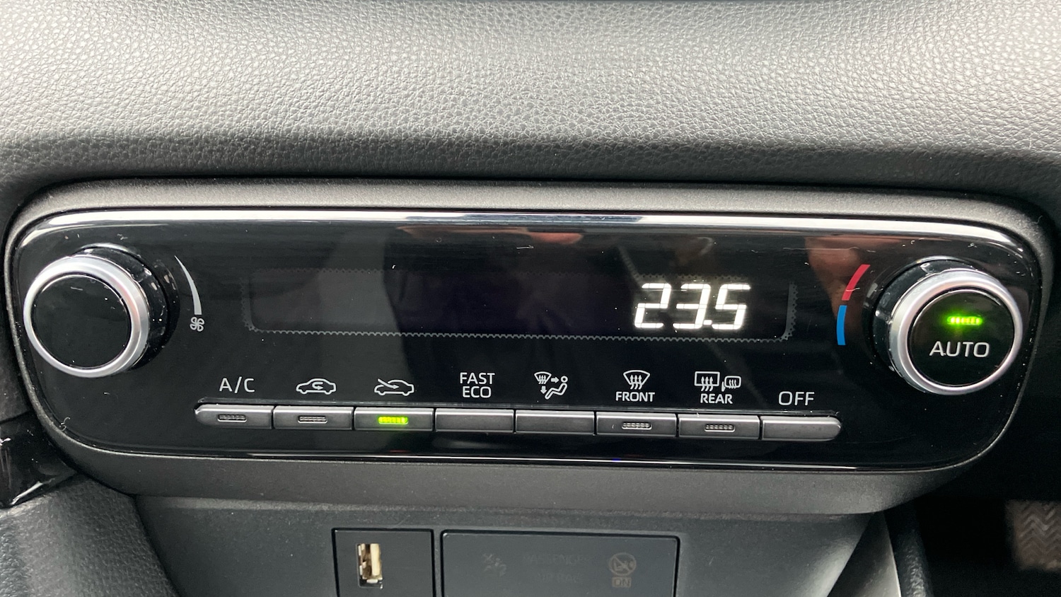 Used Toyota Yaris 2021 for sale - 76299701: Photo 34