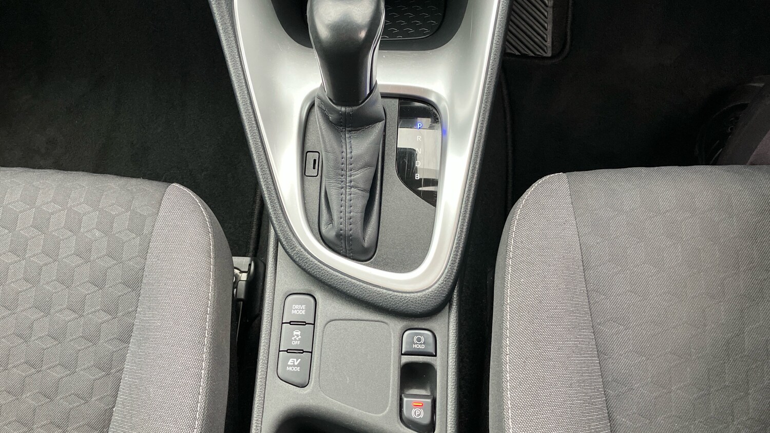 Used Toyota Yaris 2021 for sale - 76299701: Photo 35