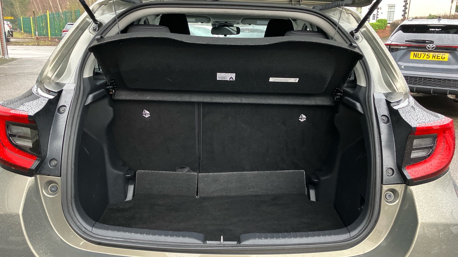 Used Toyota Yaris 2022 for sale - 77363969: Photo 14