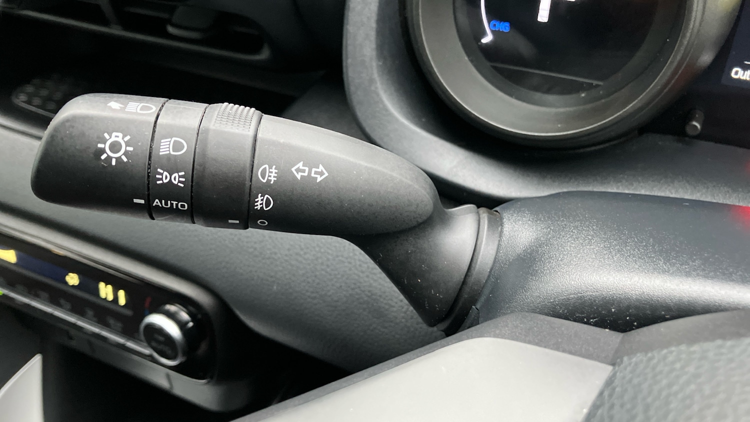 Used Toyota Yaris 2022 for sale - 77363969: Photo 38