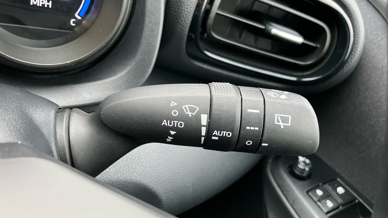 Used Toyota Yaris 2022 for sale - 77363969: Photo 39