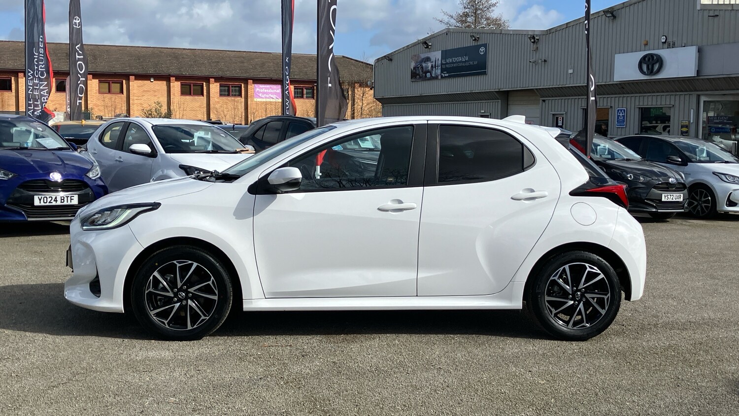 Used Toyota Yaris 2023 for sale - 77902292: Photo 17