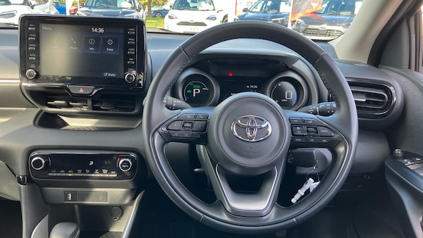 Used Toyota Yaris 2022 for sale - 76219032: Photo 6