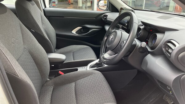 Used Toyota Yaris Cross 2024 for sale - 76219039: Photo 11