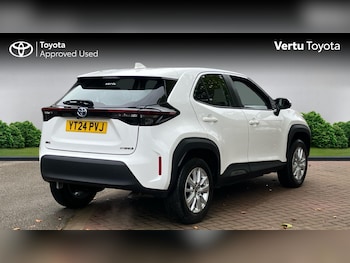 Used Toyota Yaris Cross 2024 for sale - 76219039: Photo 2