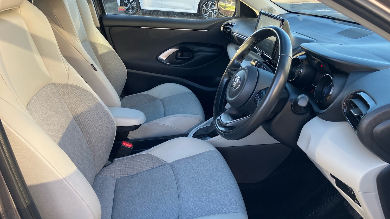 Used Toyota Yaris 2022 for sale - 76599901: Photo 11