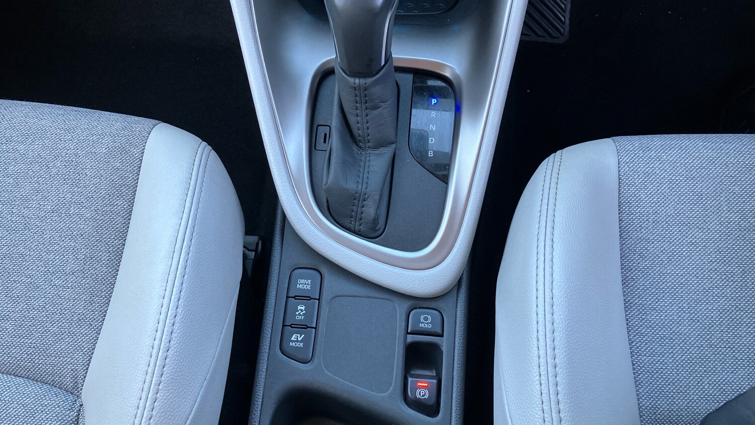 Used Toyota Yaris 2022 for sale - 76599901: Photo 35