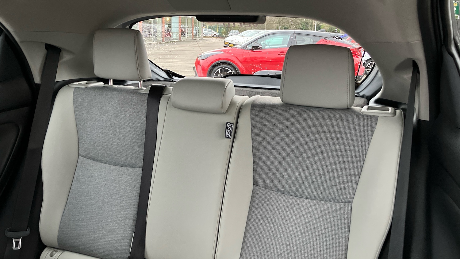 Used Toyota Yaris 2022 for sale - 76959784: Photo 23