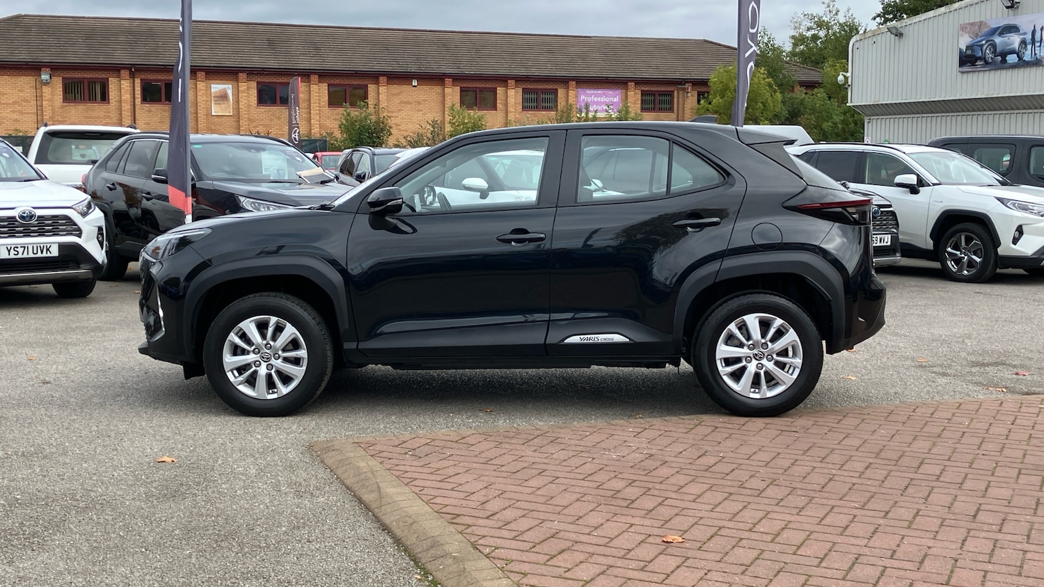 Used Toyota Yaris Cross 2023 for sale - 76545180: Photo 17