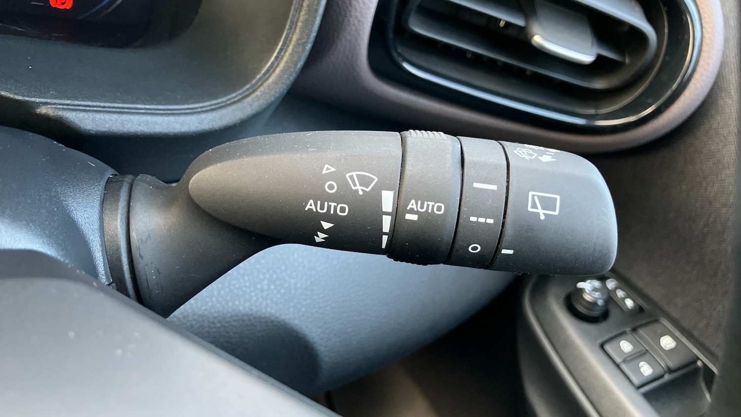 Used Toyota Yaris Cross 2024 for sale - 76984631: Photo 39