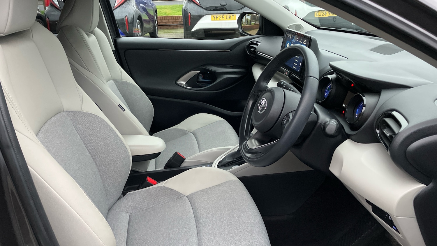 Used Toyota Yaris 2022 for sale - 77651019: Photo 11