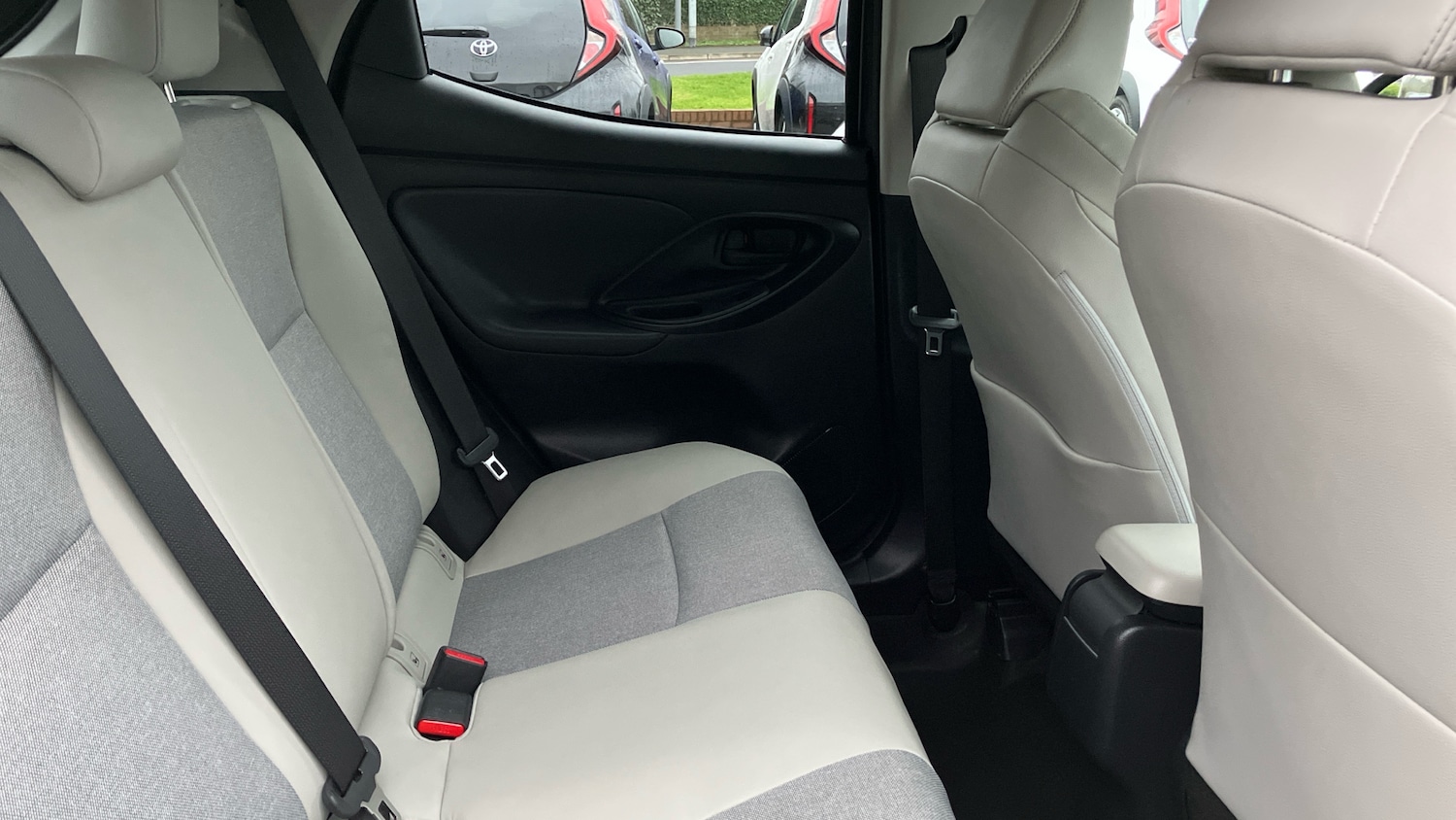 Used Toyota Yaris 2022 for sale - 77651019: Photo 12