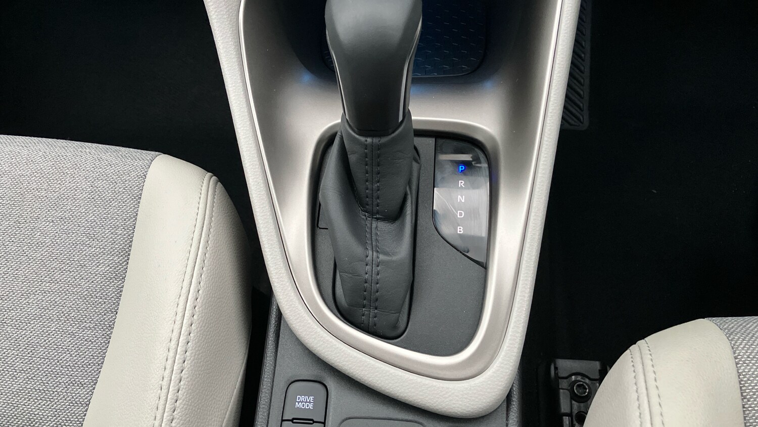 Used Toyota Yaris 2022 for sale - 77651019: Photo 35